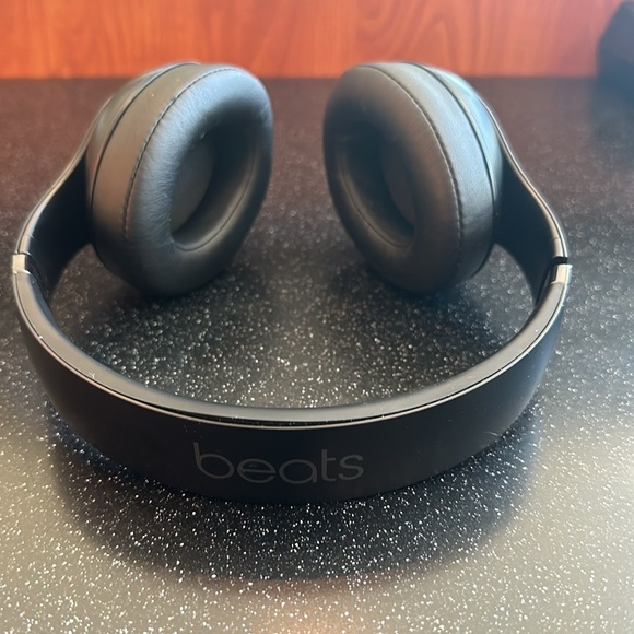 Beats Studio3 Over-Ear Noise Canceling Bluetooth Wireless Headphones Color Black - Picture 5 of 6